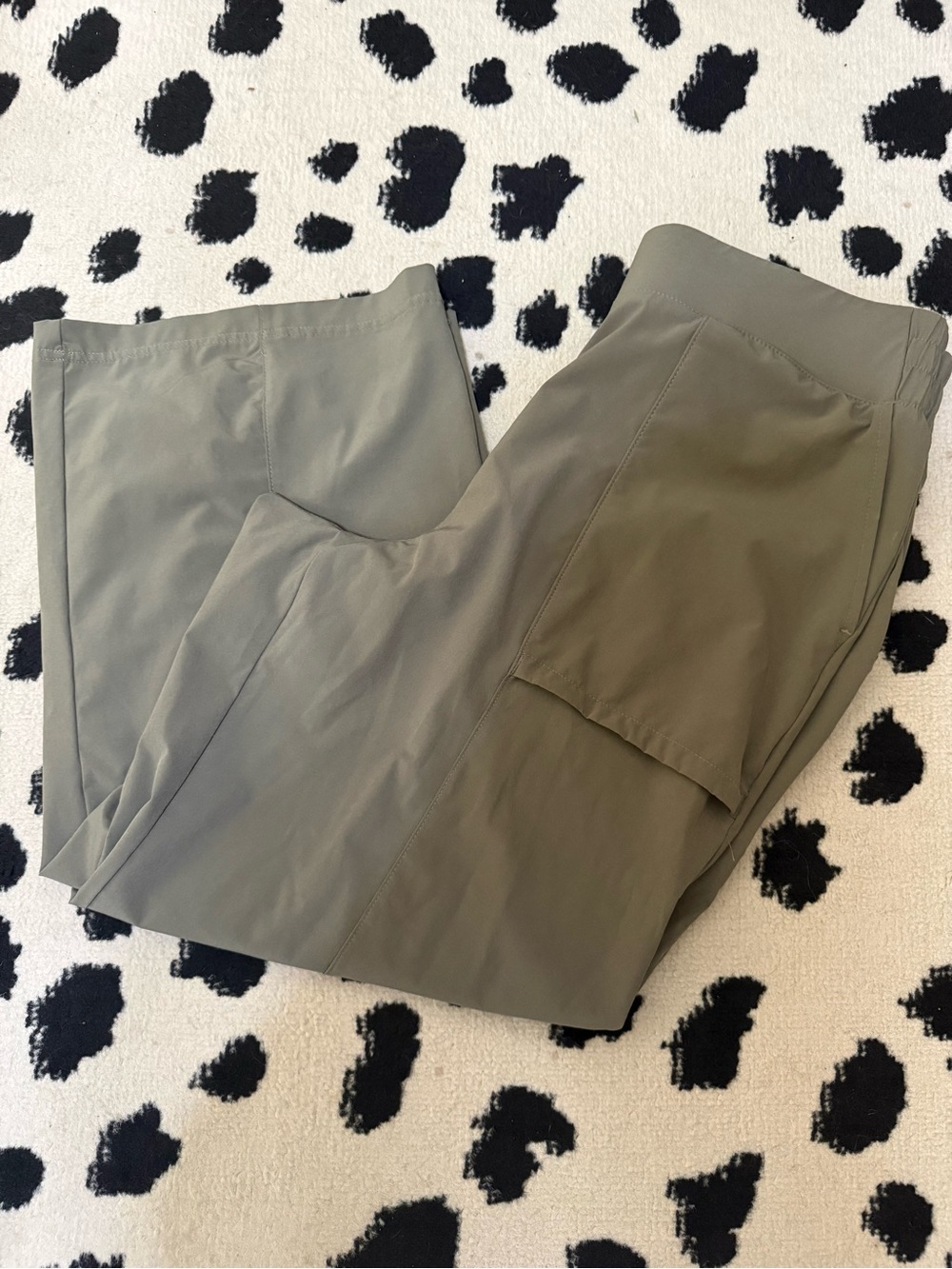 Columbia Cropped Wide Leg Cargo Pants